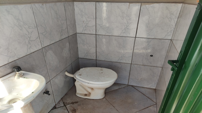 Banheiro Externo 1